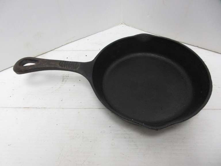 Cast Iron Benjamin & Medwin 8" Skillet with Thumb Rest on Handle and Two Spouts