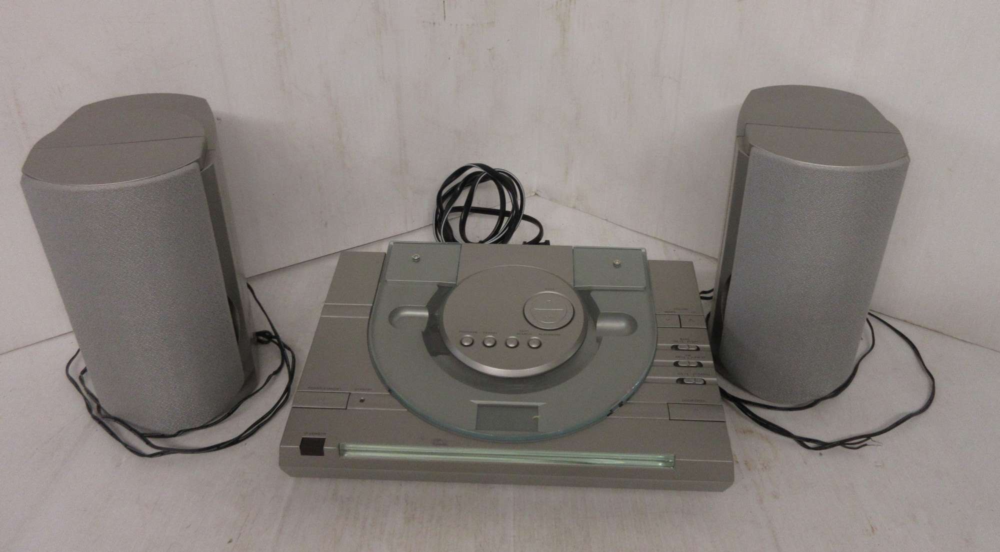 Albrecht Auctions | Curtis Stereo AM/FM CD with Remote