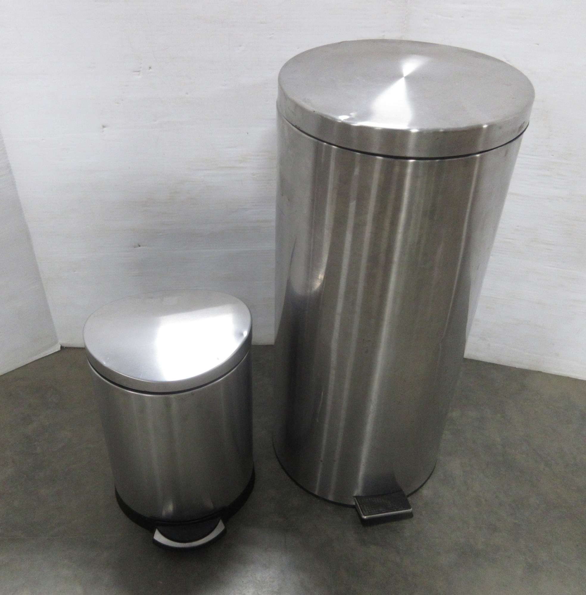 Albrecht Auctions (2) Stainless Steel FlipOpen Lid Garbage Cans 1 Small Simplehuman and 1