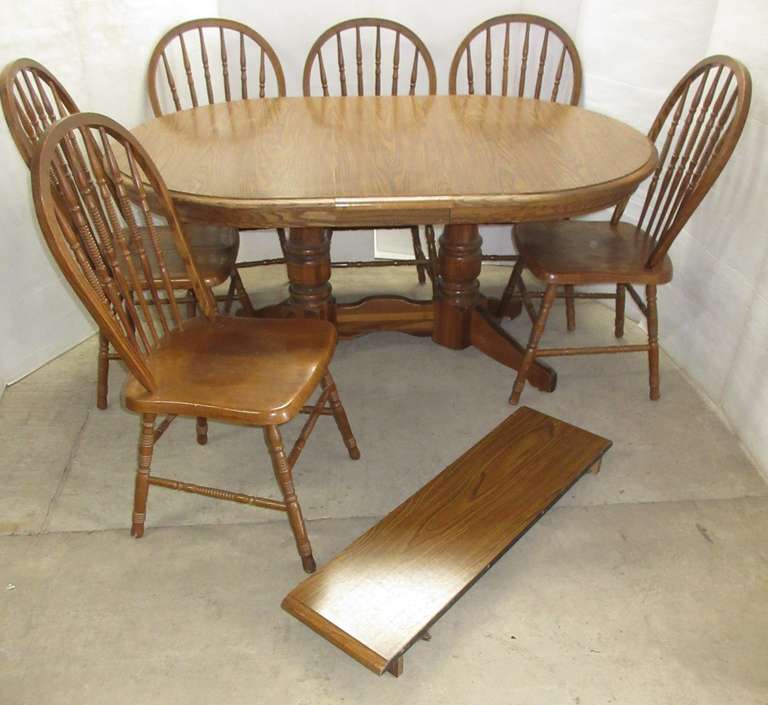 Oak Kitchen Table with (6) Chairs and (2) Leaves