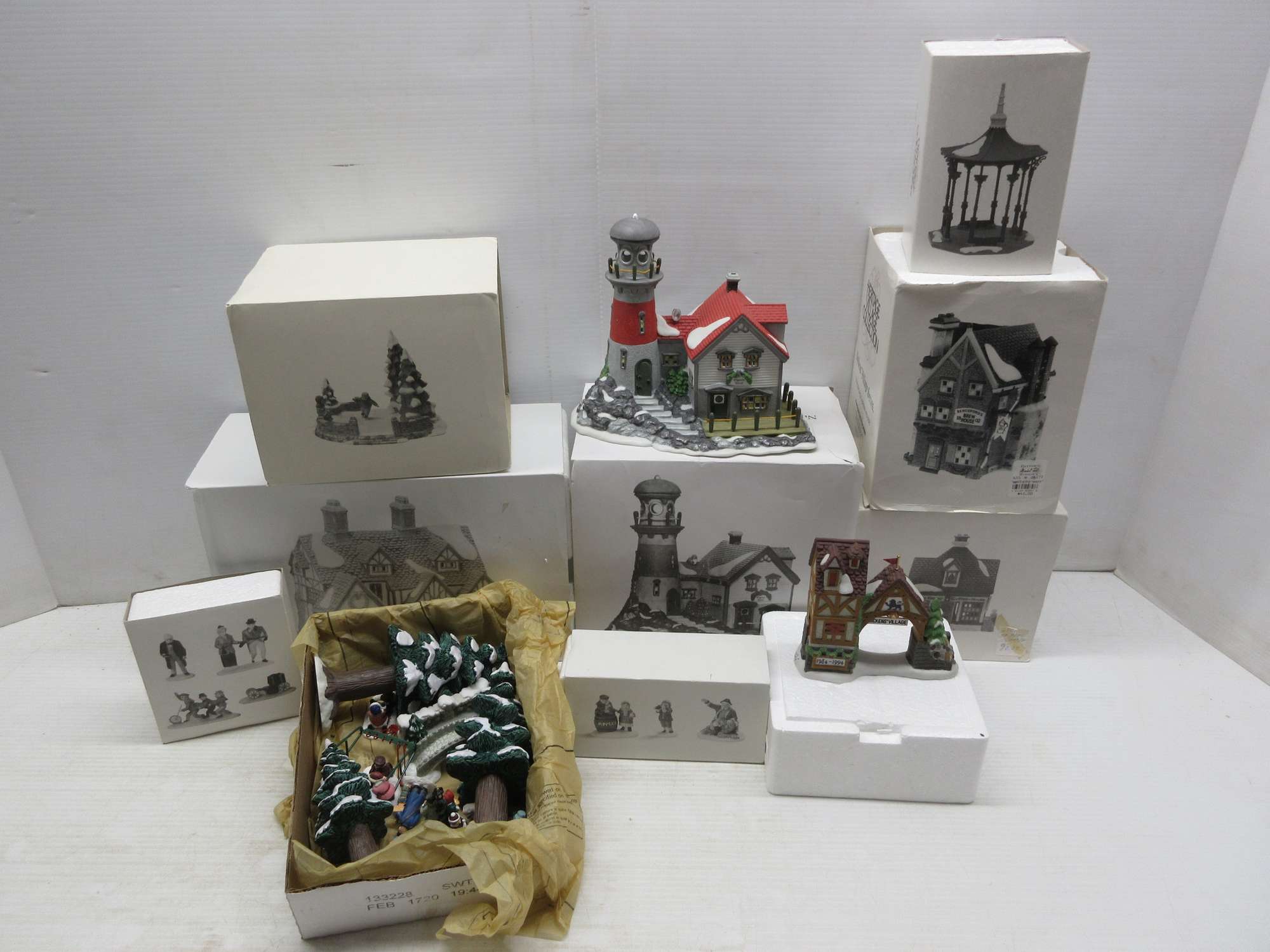 Albrecht Auctions | Dept. 56 Heritage Collection, Includes ...