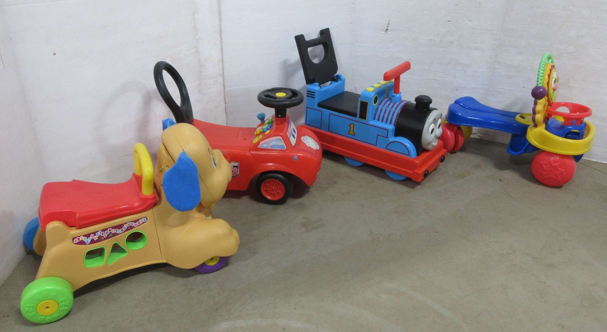 lightning mcqueen sit and ride