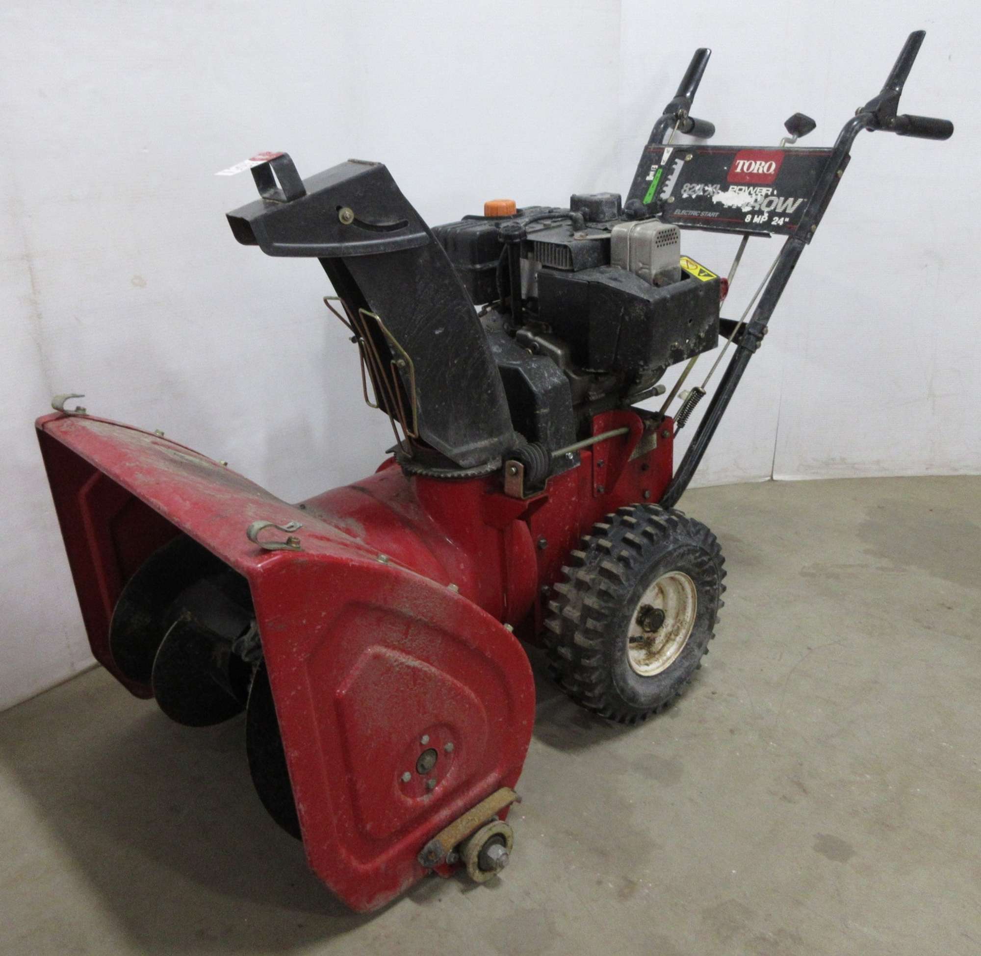Albrecht Auctions Toro 824 XL Snow Blower, 8 HP
