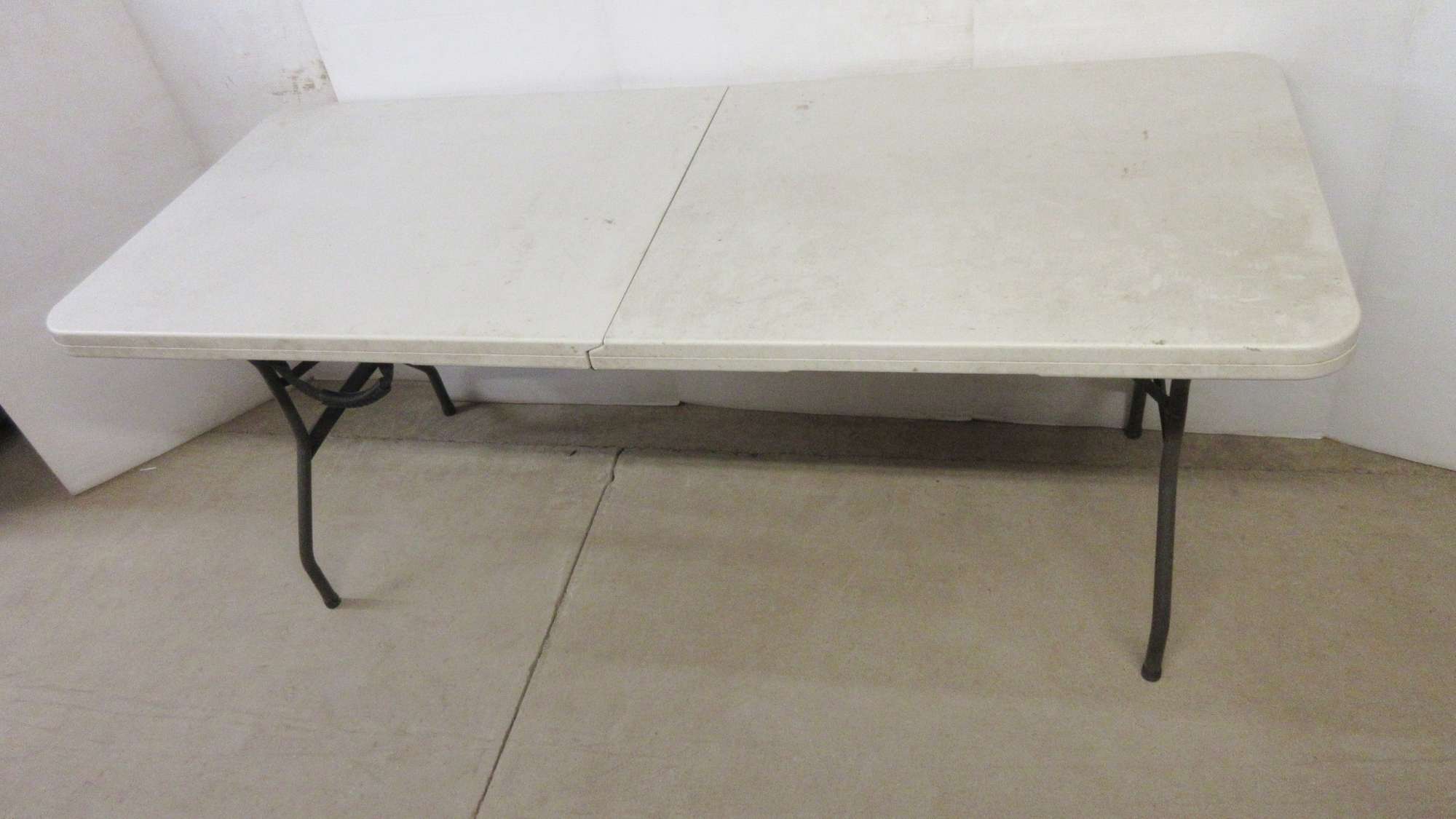 Albrecht Auctions Easy Carry Folding Sales Table