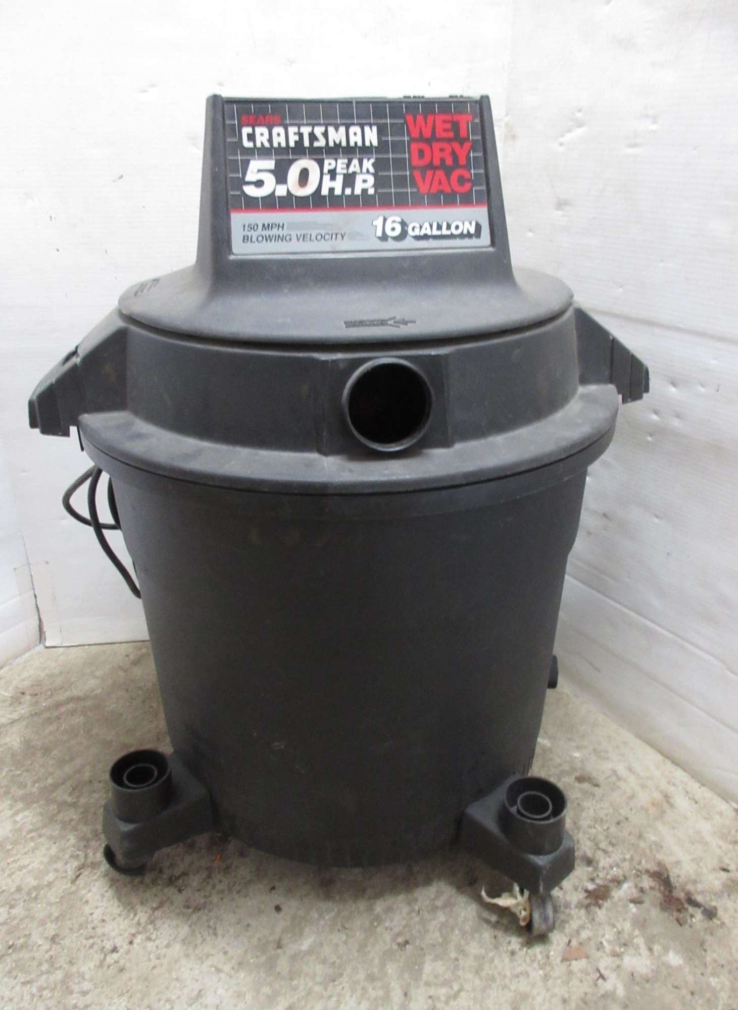 Albrecht Auctions | 16-Gallon Craftsman 5.0 Peak HP Wet/Dry Vac
