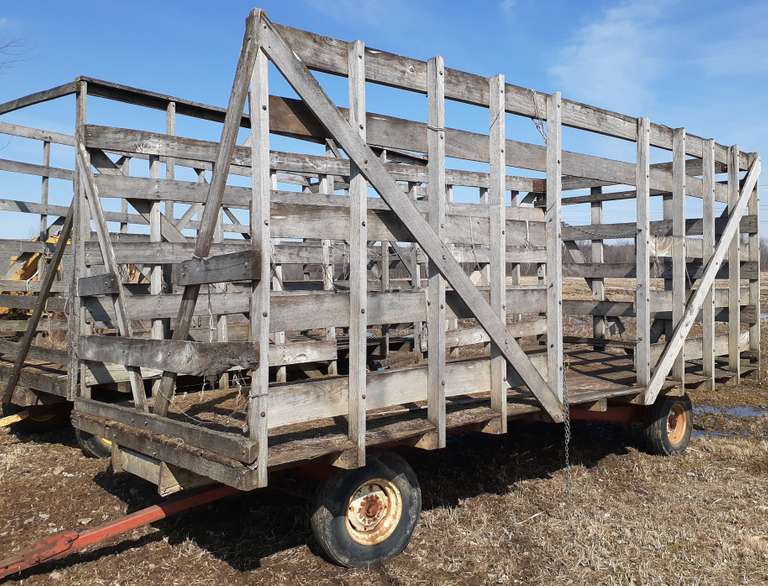 Hay Kicker Wagon, Good Running Gear, Pulls Well, Used Last Summer, Works Well