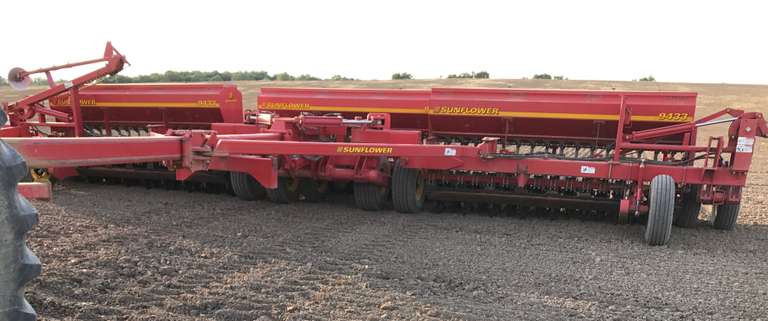 2008 Sunflower 9433 No-Till Min-Till 30' Grain Drill, Opener Blade 14 3/4, Good Clean Tight Unit, Has Shaft Monitor