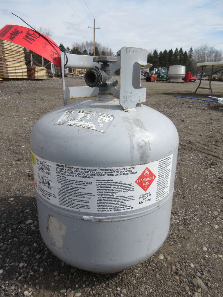 20 lb. Propane Tank, Mfg. Date: 04-2002