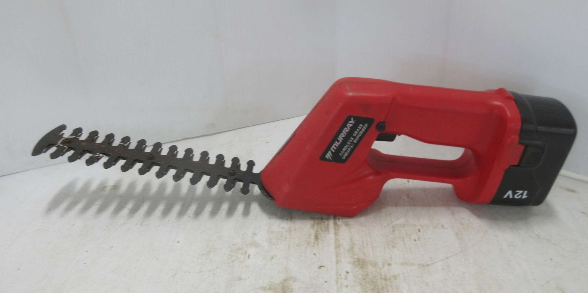 Albrecht Auctions Murray Cordless Grass Shears/Shrubber