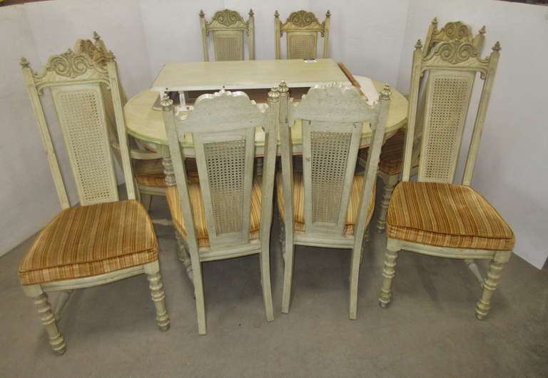 Dining Room Table and Chairs, Stanley, Includes: (2) Captains Chairs, (6) Chairs, and (2) Leaflets, Matches Lot No. 14