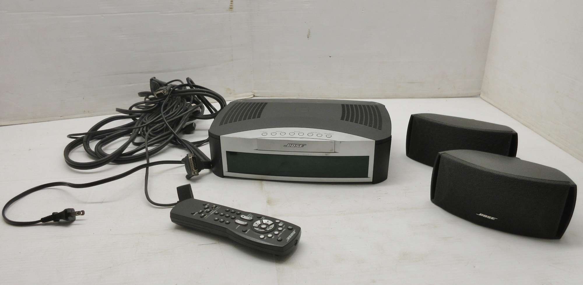 Albrecht Auctions | Bose 321 System Components, 321 Main Unit, (2