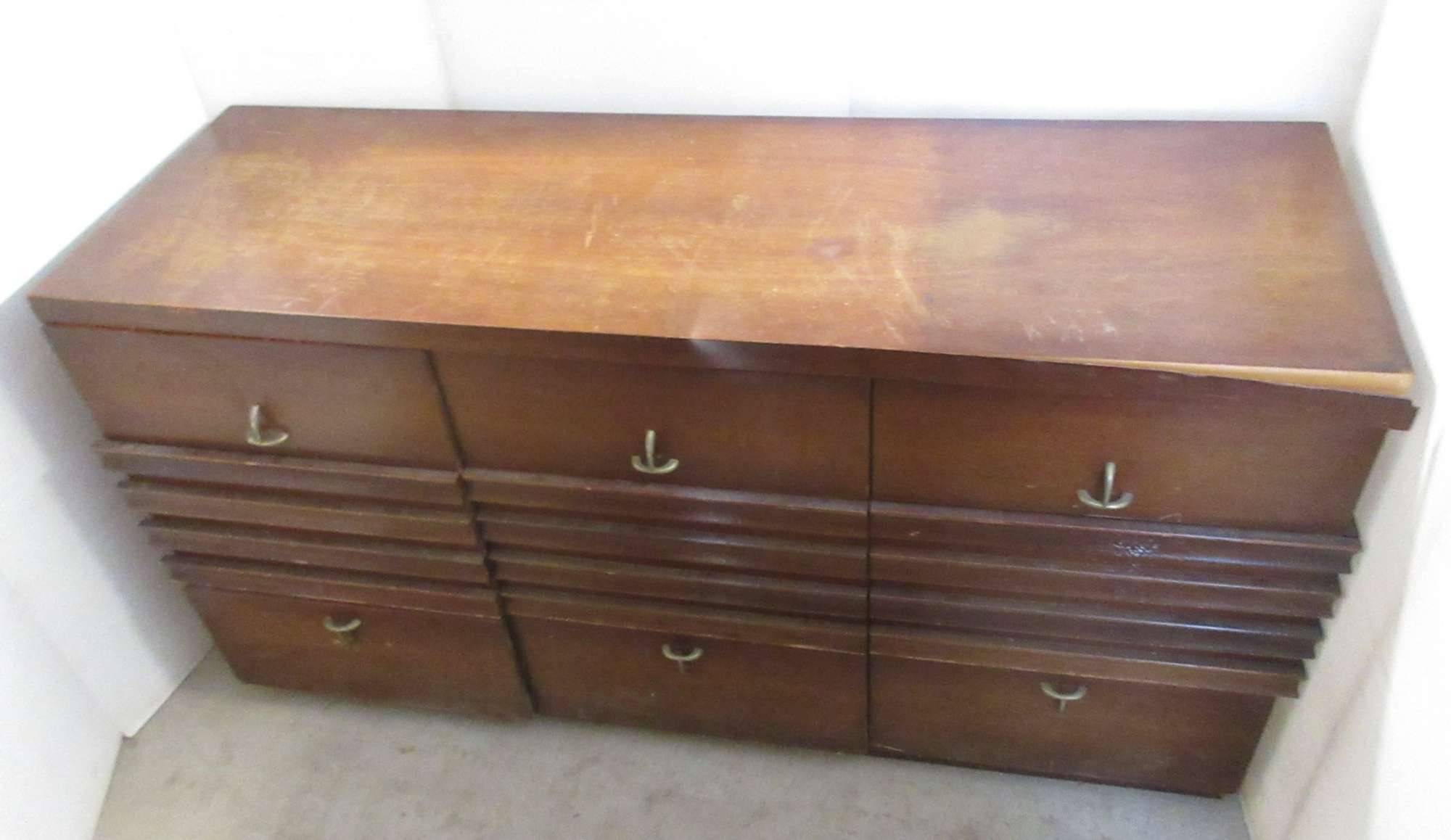 Albrecht Auctions Solid NineDrawer Chest of Drawers