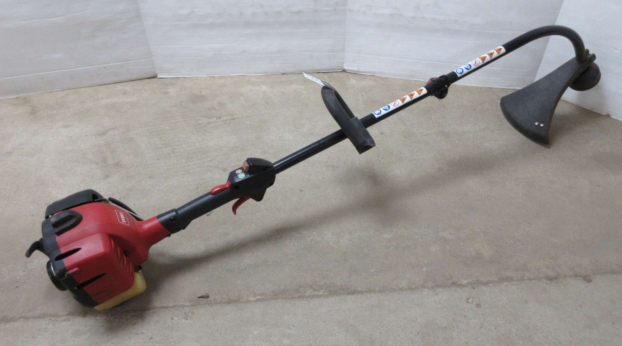 Albrecht Auctions Toro Weed Wacker