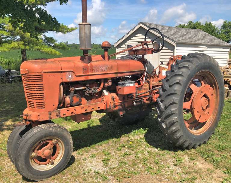 1944 Farmall H Tractor, Engine Runs Well, There is a Knock in the Hydraulic Transmission Area, Tractor Does Not Drive, Selling For Parts or Repair, As Is