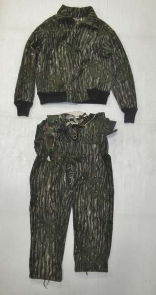 Two-Piece Camo Hunting Suit