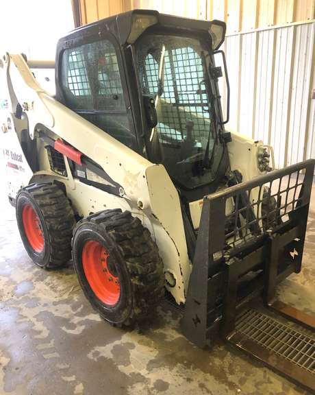 2015 Bobcat S570, (2630 Hours), Heat and A/C, Comes with (2)-Buckets and (1)-Set of Forks, Good Condition, Works as it Should, Has NOT Been in Fertilizer