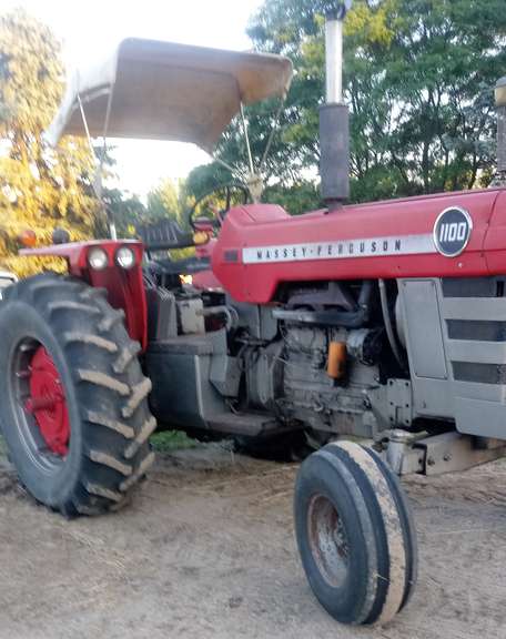 Massey-Ferguson 1100 Tractor, Runs Well