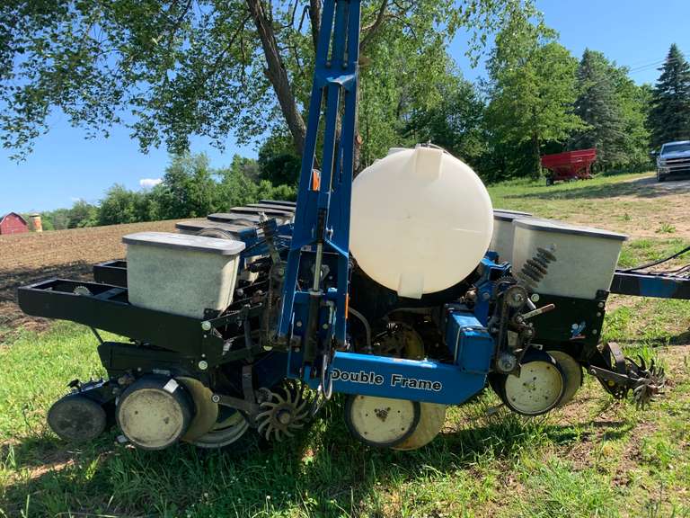 Kinze Double Frame 6111, Newer Disc Openers and Seed Tube Guards, New Keeton Seed Firmers and Copperhead Closing Wheels Paired with a Rubber Wheel, New Heavy Duty Fertilizer Openers and Knives, New Row Unit Drive Chain and Row Cleaners with Coulters (Not Mounted), Comes with Precision Corn Finger Meters, Soybean Brush Meters and KPM 11 Monitor