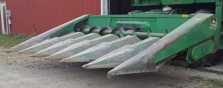 John Deere 643 Corn Head, Good Working Condition