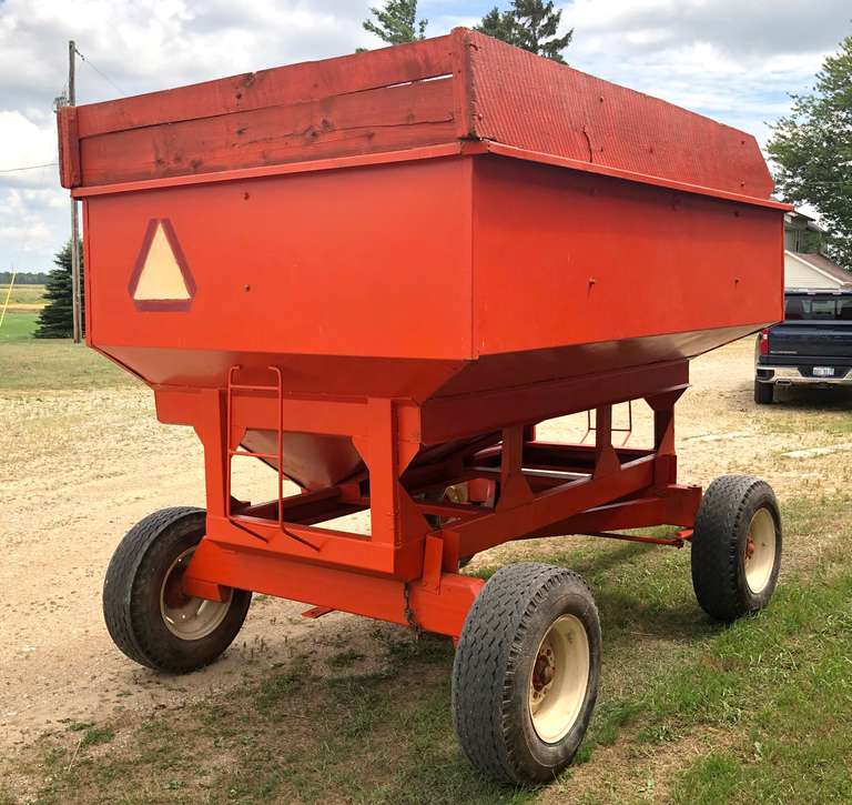 Kory Gravity Box on Heavy Running Gear, 190-Bushel with Adjustable Tongue