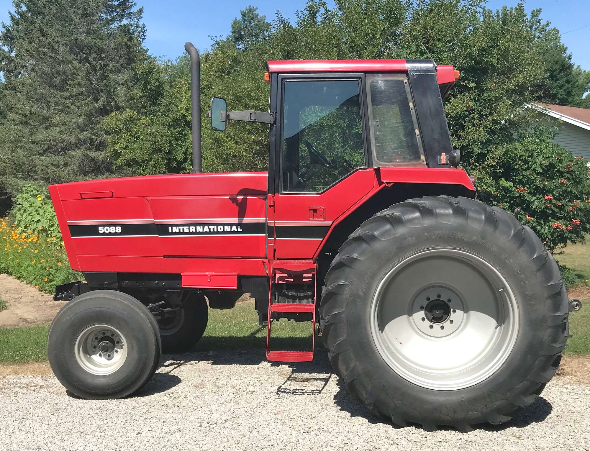 Albrecht Auctions | 1982 International 5088 Tractor, (Hours Unknown
