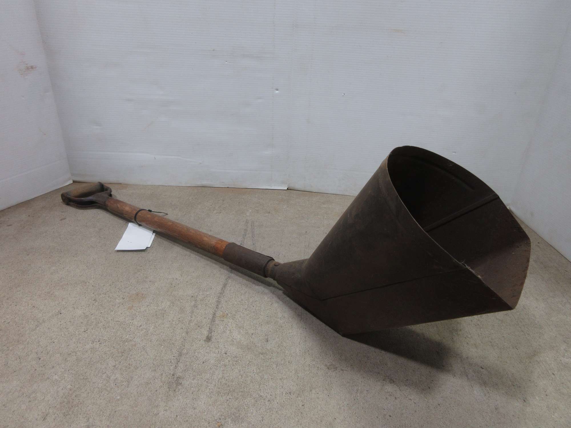 Albrecht Auctions Coal Scoop, Scoop is 9 1/2" Wide x 10" Tall