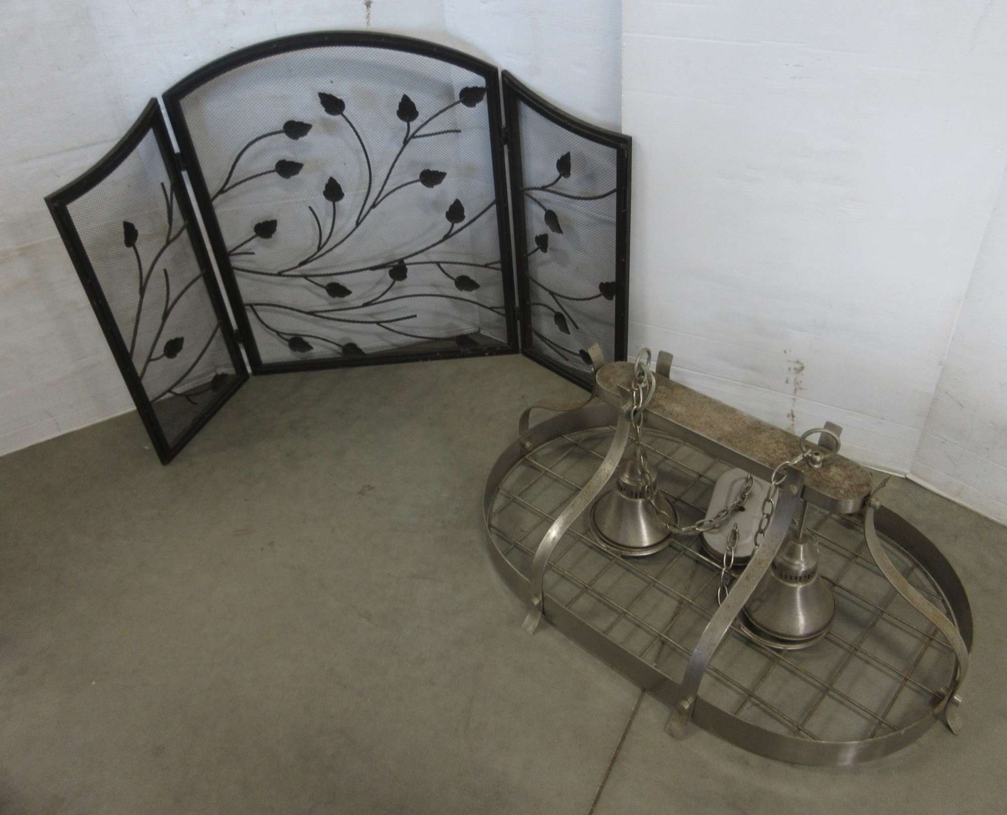 Albrecht Auctions | Kitchen Light Pot Rack, 34