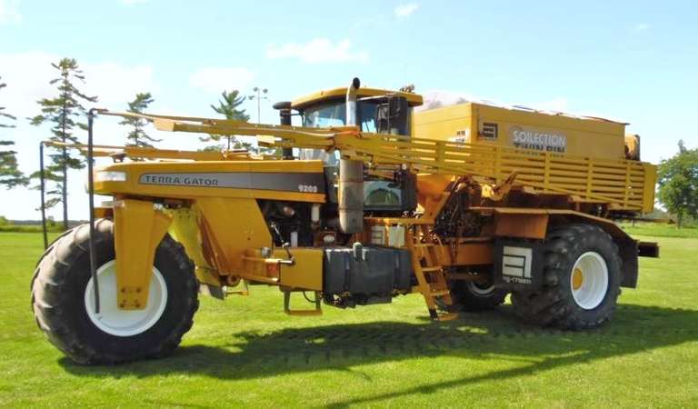 2006 Terragator 9203 Viper Pro, Dual Bin and Micro-Bins, 70' Spread, Auto-Steer, Chassis was Sandblasted and Painted, Newer Box