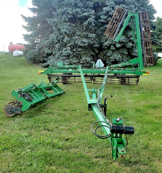 2012 John Deere 200 36' Crumbler