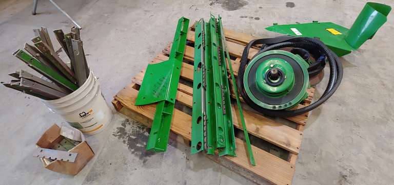 John Deere Combine Parts Off John Deere 9660, Reverser Gearbox, Worked as it Should, Replaced with Heavy Duty Gearbox to Run Chopping Head