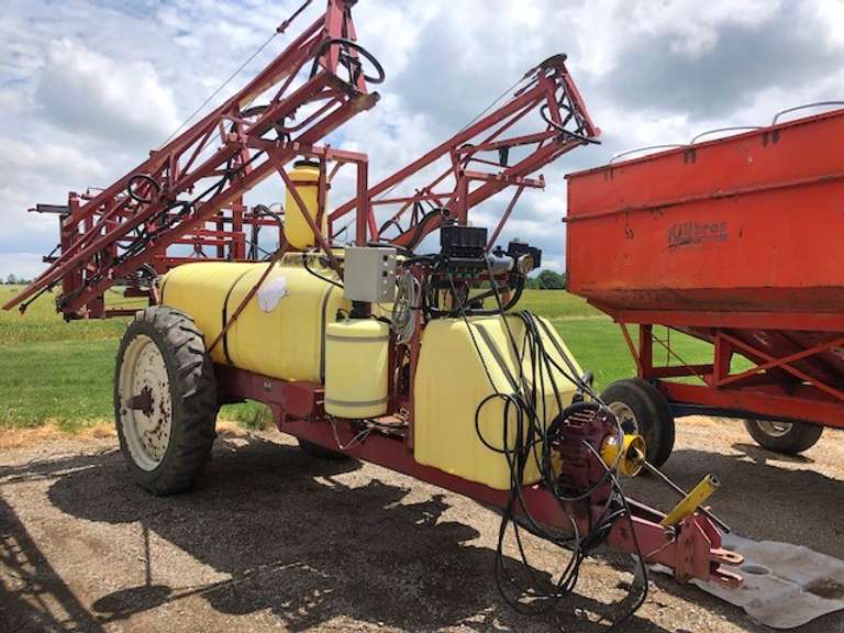 Hardi 550 Nav Sprayer, 60' Booms, Comes with All Controls, Also Comes with Ag Leader GPS, Instructions Included, Great for Beginning Farmer, GPS is Auto-Steer Compatible, Have Instructions, Easy Setup