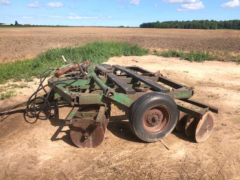 John Deere 10' Disk, Decent Condition, Comes with Cylinder, Tires are Fair and Hold Air