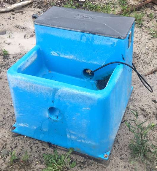 Lil Spring 3000 Waterers, NOTE: You are placing a Bid for One Waterer, (Can Purchase up to 6)