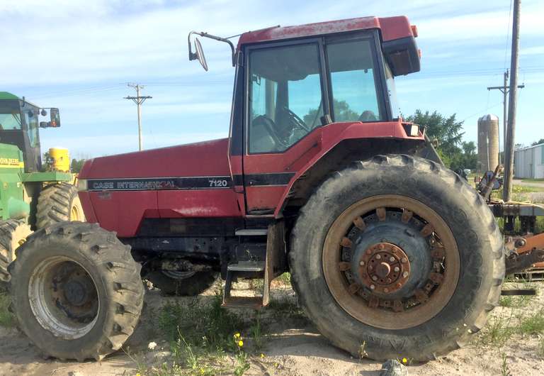 Case International Harvester 7120 MFWD Tractor, Needs Tires, Tractor Runs Excellent, Blade is Available to Purchase Separately to Buyer