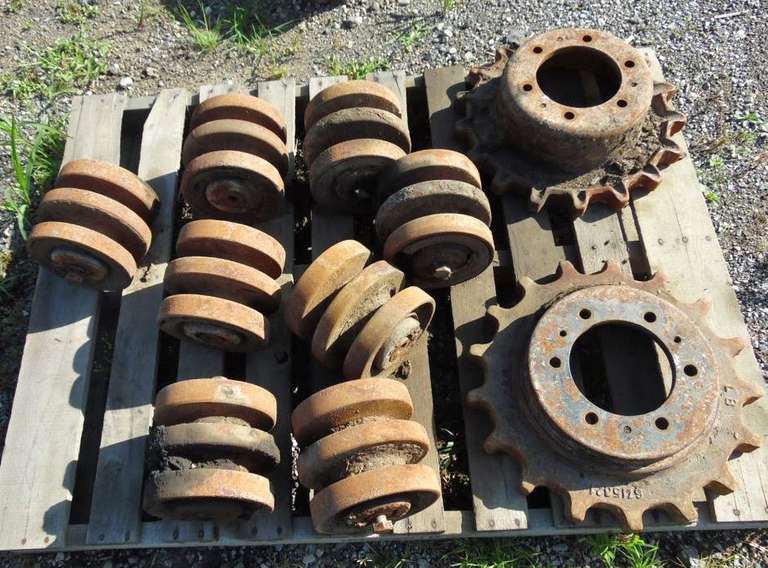 Idlers and Sprockets for Bobcat T300