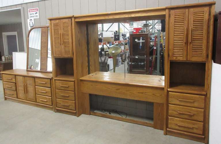 Albrecht Auctions Queen Size Wood Bedroom Set Includes Lighted Wall Unit Headboard With Two Cabinets Mirrors And Shelf Overall 110 W X 18 D X 78 H Dresser 71 W X 18 D X 30 H Wall