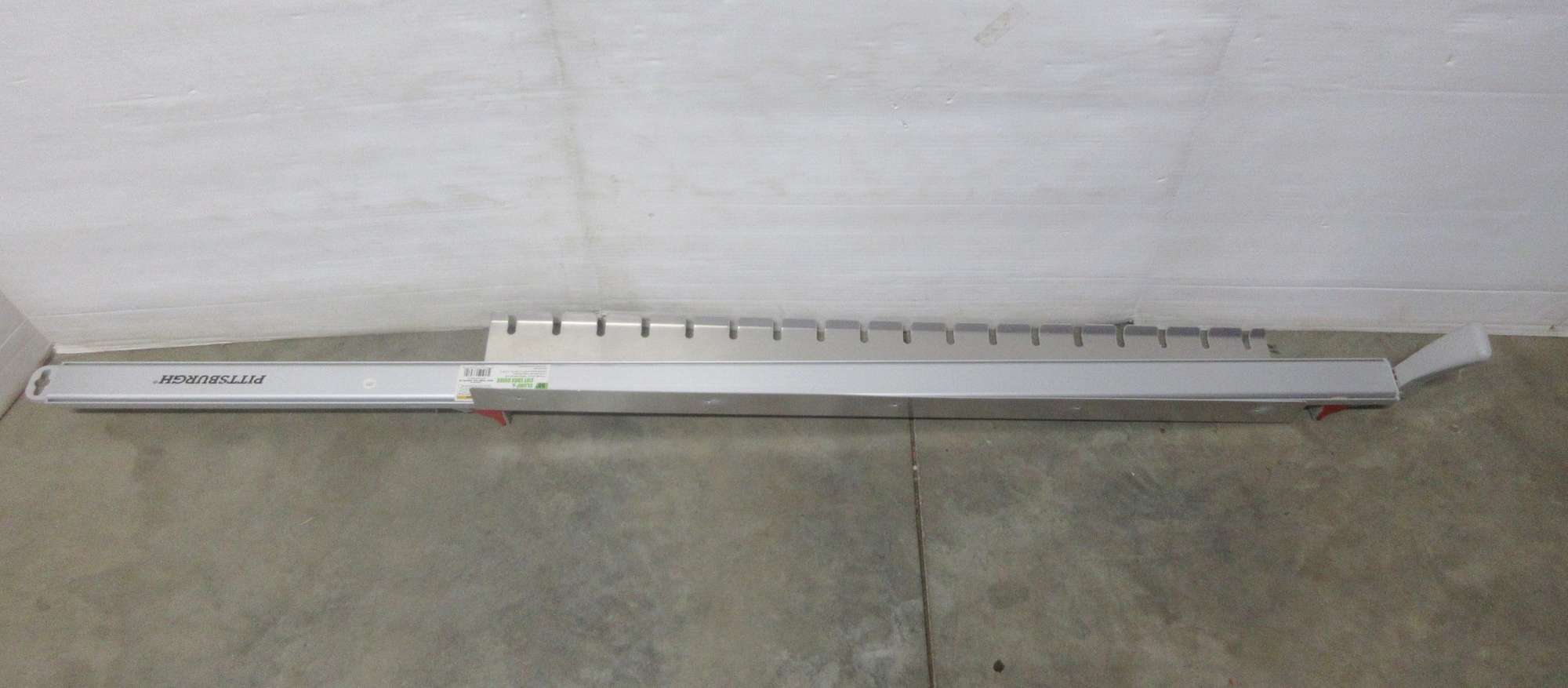 Albrecht Auctions 50" Straight Edge Clamp with 36" Air Tool Holder