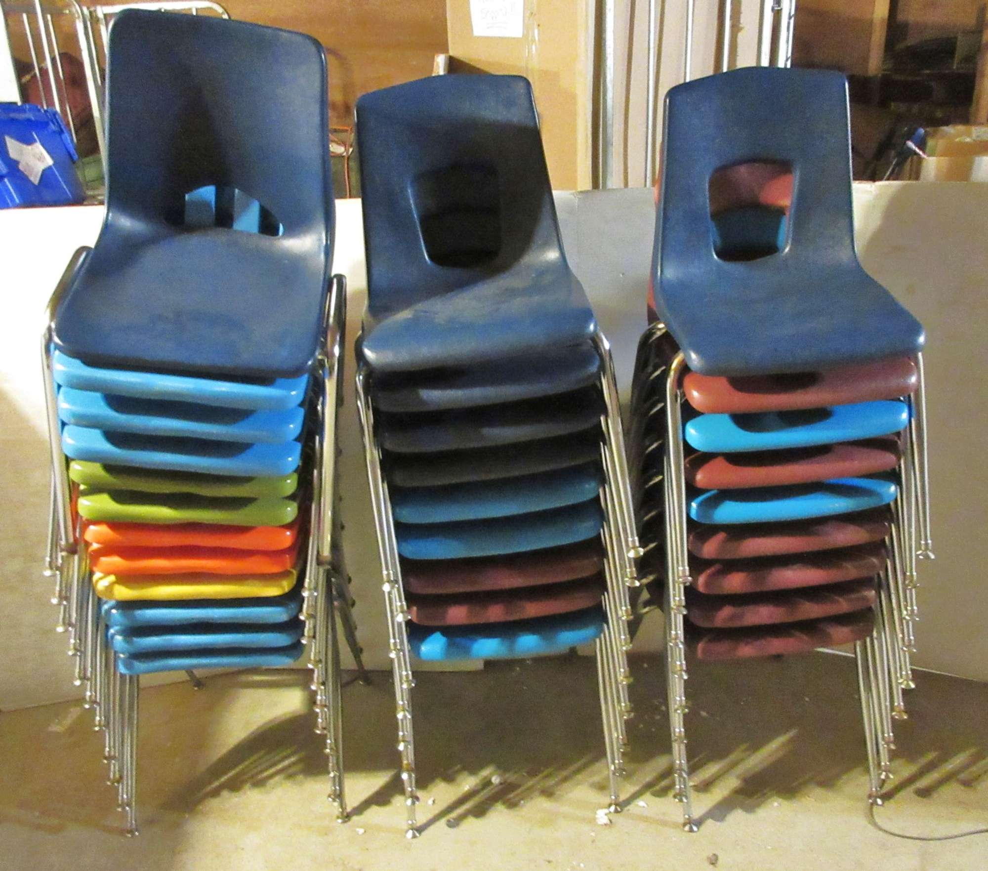 Albrecht Auctions | (30) Stackable Chairs
