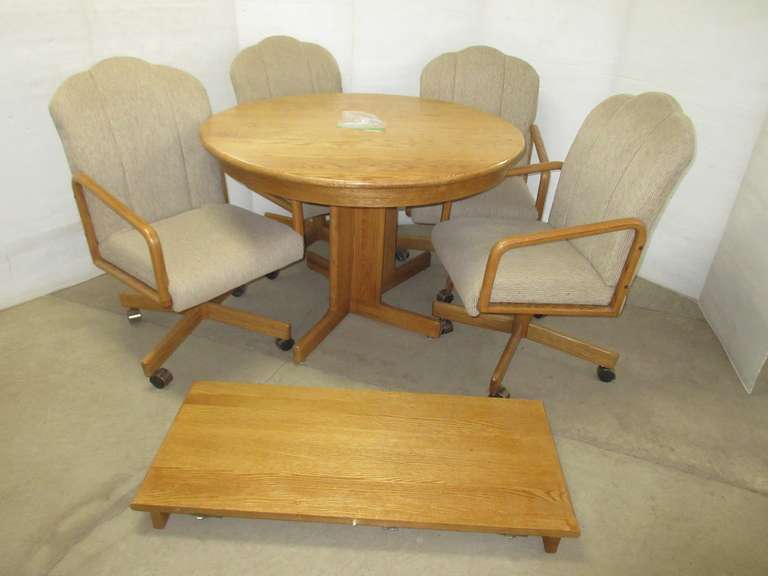 Albrecht Auctions | Dining Room Table with (4) Padded Rolling Chairs with Armrests, All Oak ...