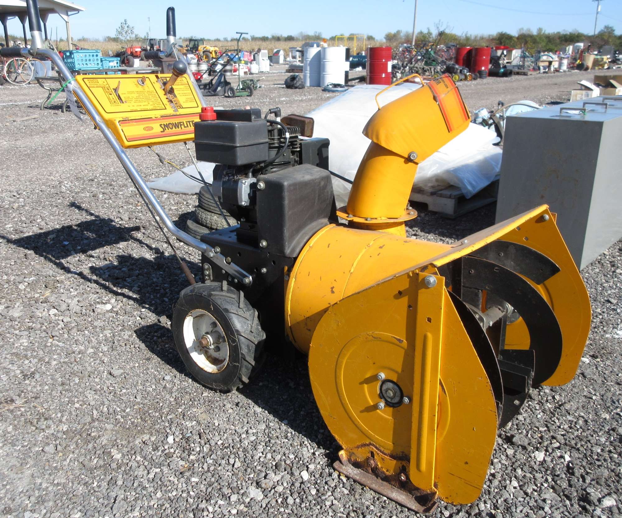 Albrecht Auctions | MTD Snowflite 24