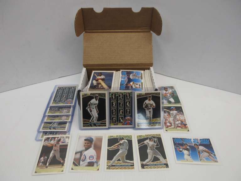 (255) 1992-1993 Topps Gold Baseball Cards and (45) 1992-1993 Topps Black Gold Baseball Cards, Includes: Ken Griffey Jr., Frank Thomas, Barry Bonds, Mark McGwire, and More, Also Includes Black Gold Winners Cards: A, B, C, A/B, and C/D