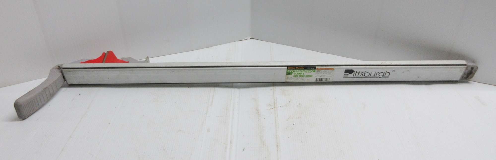 Albrecht Auctions Pittsburgh 24" Clamp and Cut Edge Guide, Cut Angles