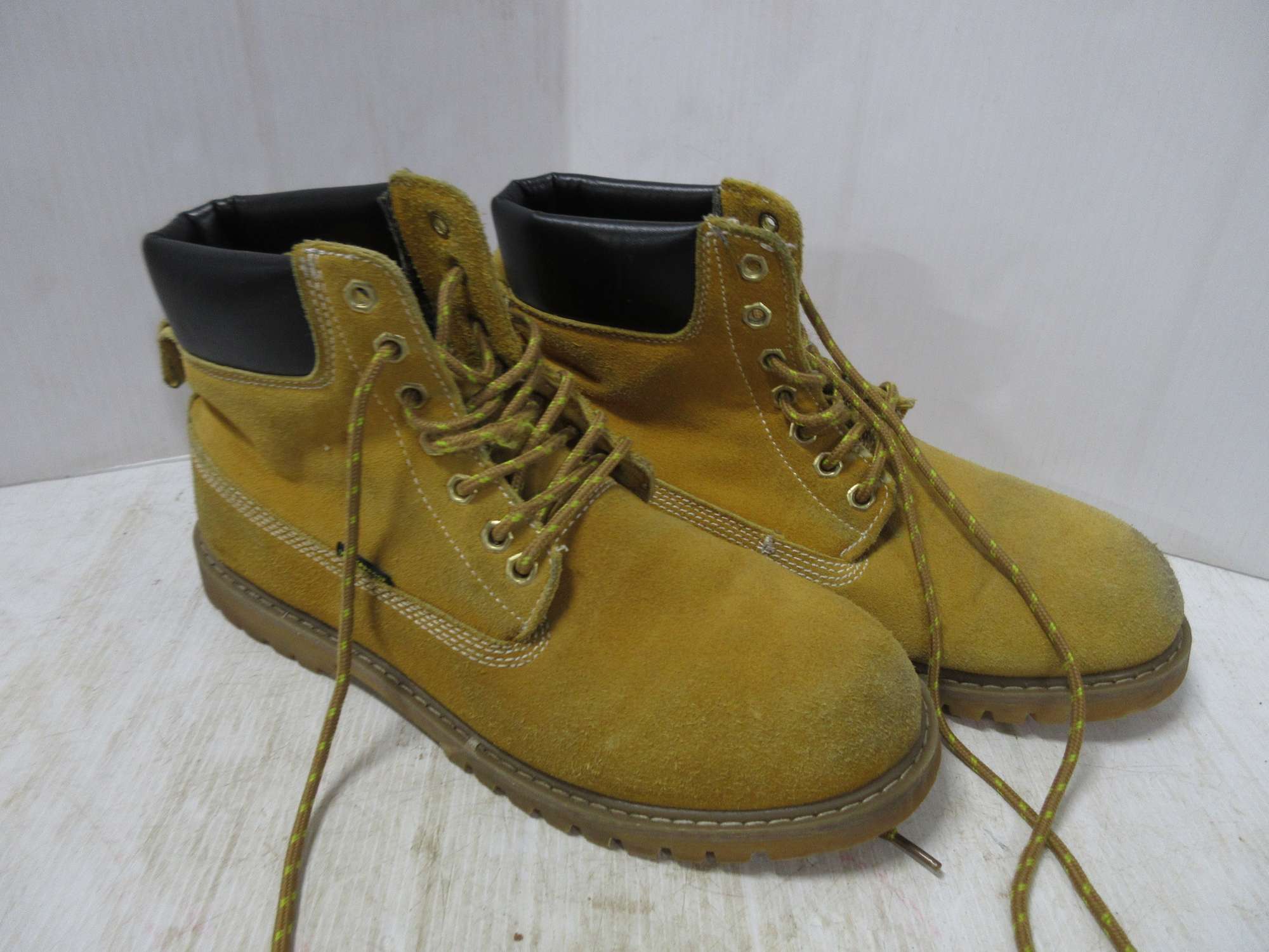 Albrecht Auctions Mens Suede Leather Shoe Boots by Old