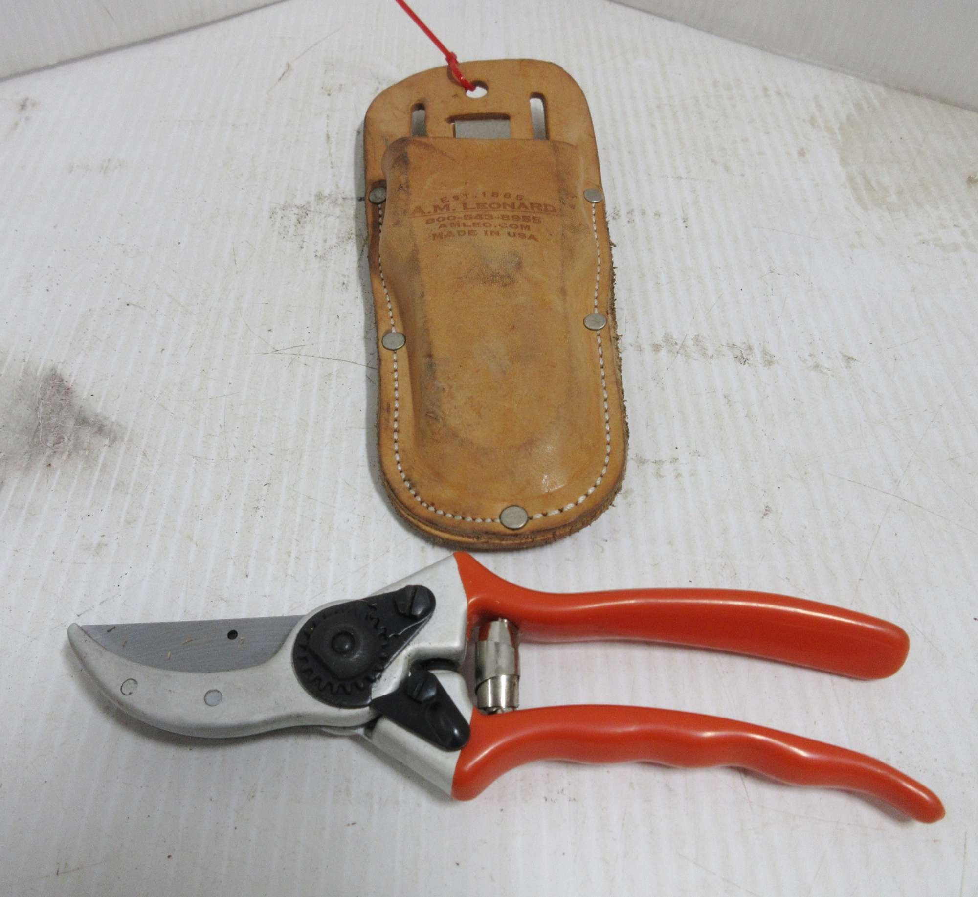 Albrecht Auctions Leonard bypass Pruner and Shear Case Combo, USA
