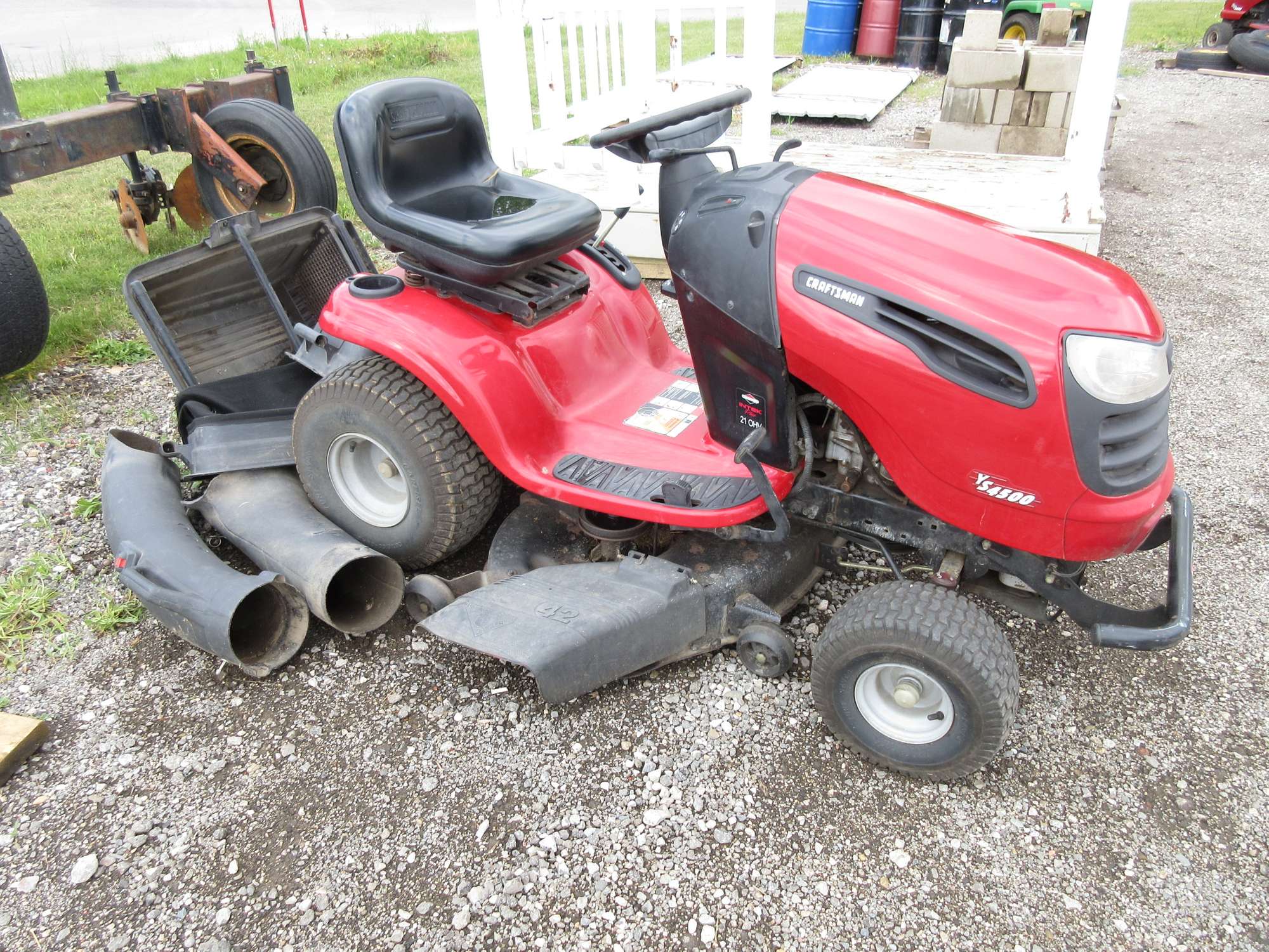 Albrecht Auctions 2012 Craftsman Lawn Tractor YS4500, Automatic