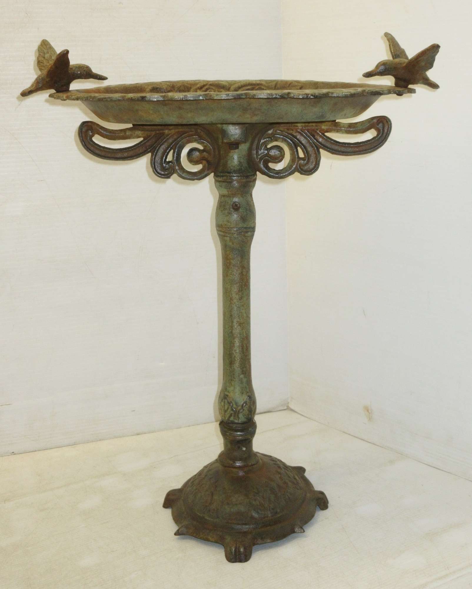 Albrecht Auctions Cast Iron Hummingbird Bird Bath