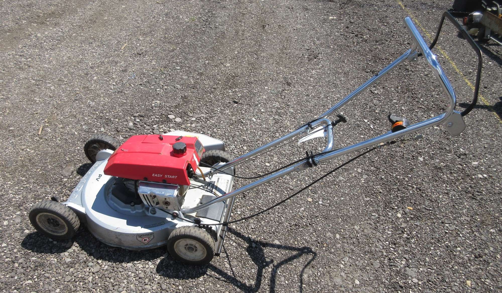 Albrecht Auctions Honda HRS21 Lawn Mower