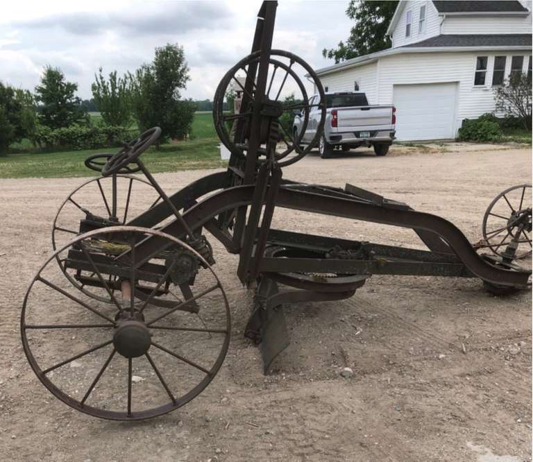 Antique Grader