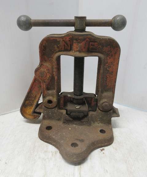 Antique NYE No. P3062 Pipe Clamp