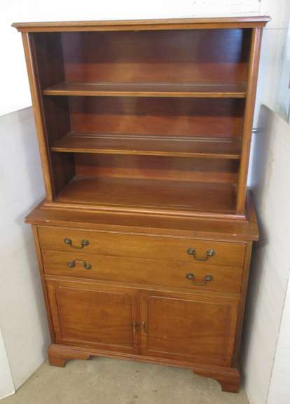 Maple China Hutch